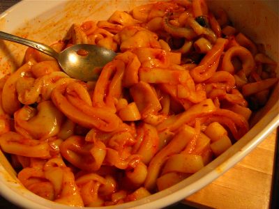 marinating-goan-style-indian-squid-recipe-goa-ki-squid-kari-curry fresh-curry-leaves-goan-style-indian-squid-recipe-goa-ki-squid-kari-curry
