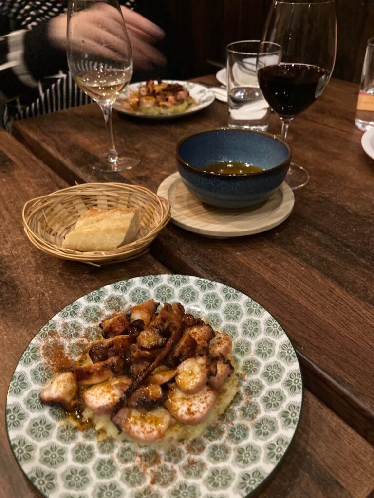 bo-degat-octopus-pieuvre-mtl-a-table-2025-2